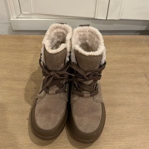 Sorel Tivoli Waterproof  Boots with Shear Lining and Rubber sole